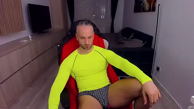 Snapshot of MarisMuscle chatting on 03.12.25 MarisMuscle online show from 03.12.25