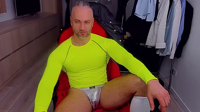 Snapshot of MarisMuscle chatting on 02.09.26 MarisMuscle online show from 02.09.26