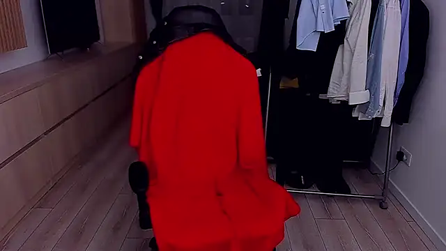 Snapshot of MarisMuscle chatting on 02.27.26 MarisMuscle online show from 02.27.26