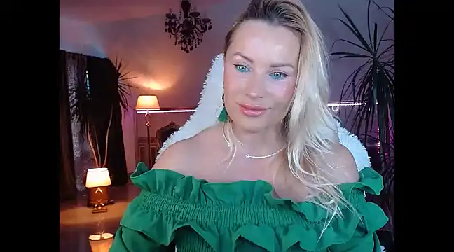 eyesangel22 online show from 12.15.24