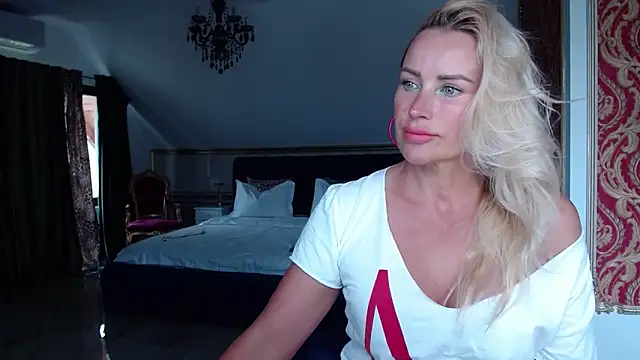 Snapshot of eyesangel22 chatting on 09.25.25 eyesangel22 online show from 09.25.25