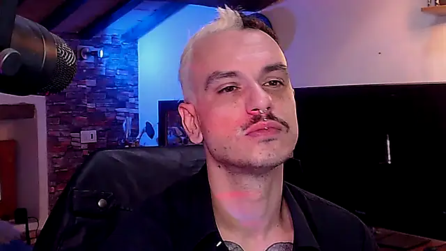 Snapshot of cek_186 chatting on 10.11.25 cek 186 online show from 10.11.25