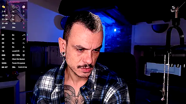 Snapshot of cek_186 chatting on 10.23.25 cek 186 online show from 10.23.25