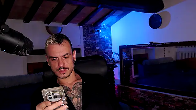 Snapshot of cek_186 chatting on 10.25.25 cek 186 online show from 10.25.25