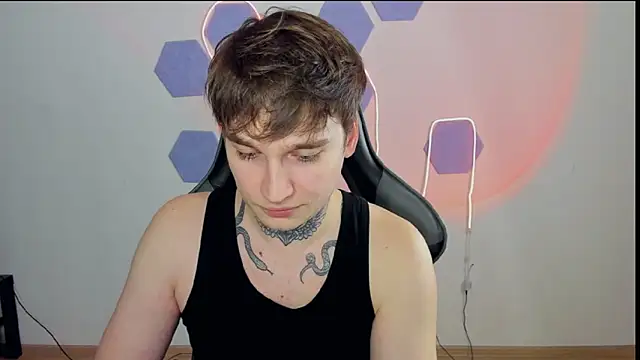 Chris Tyson online show from 12.04.24