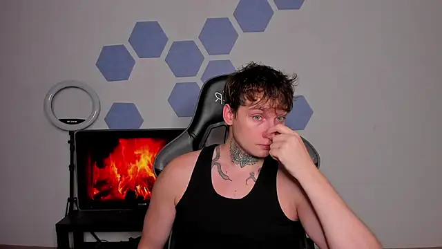 Chris Tyson online show from 10.22.25