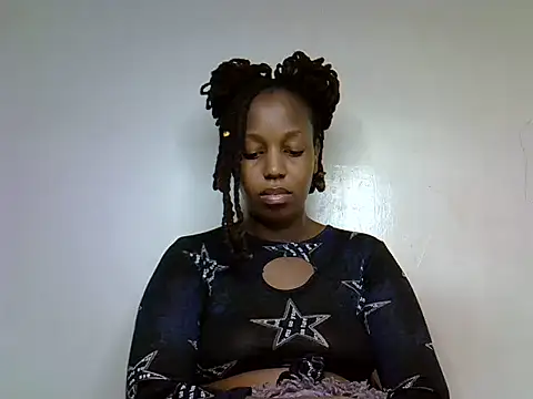 Snapshot of sexxy_kay chatting on 12.10.24 sexxy kay online show from 12.10.24