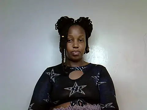 Snapshot of sexxy_kay chatting on 12.10.24 sexxy kay online show from 12.10.24