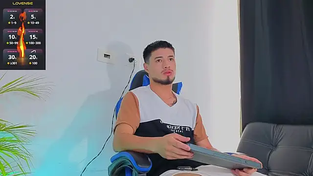 EdwardRoss  online show from 11.06.25