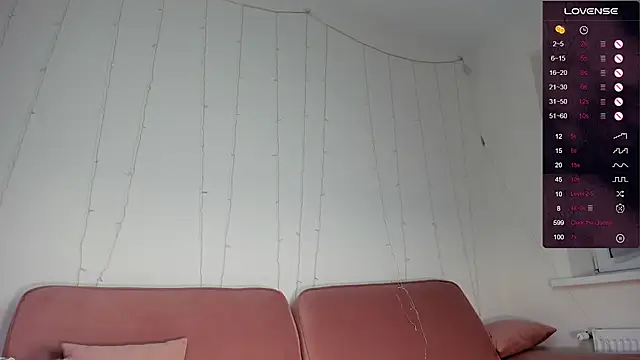 Ria Woodss online show from 01.06.25