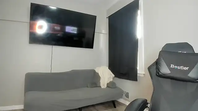 Snapshot of Persiasparadise chatting on 10.25.25 Persiasparadise online show from 10.25.25