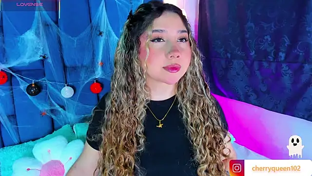 Cherryyquen online show from 10.17.25