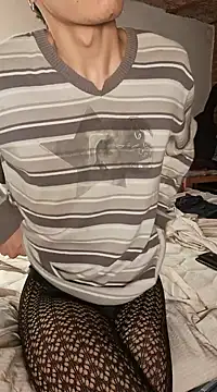 Snapshot of LYZBORNHD chatting on 12.29.24 LYZBORNHD online show from 12.29.24