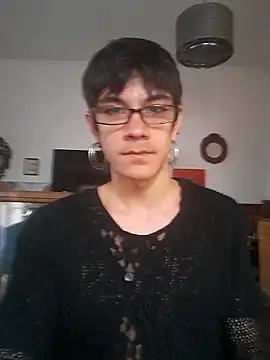 Snapshot of LYZBORNHD chatting on 11.18.25 LYZBORNHD online show from 11.18.25