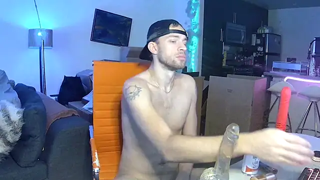 Snapshot of mistermouthy chatting on 11.08.25 mistermouthy online show from 11.08.25