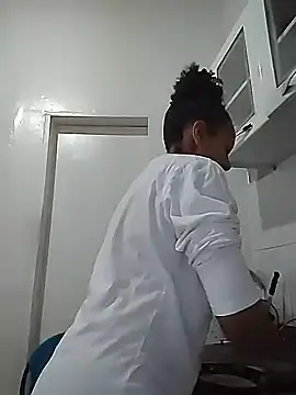 Julia Pretinha online show from 11.08.25