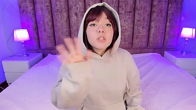 Fluffy Bubble21 online show from 03.03.25