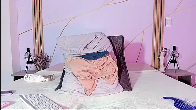 Snapshot of CheryHandsome chatting on 02.27.25 CheryHandsome online show from 02.27.25