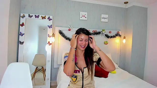 aishawild online show from 12.12.24