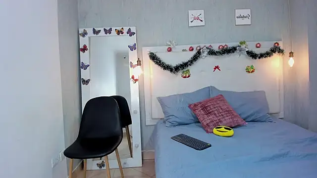 aishawild online show from 12.16.24