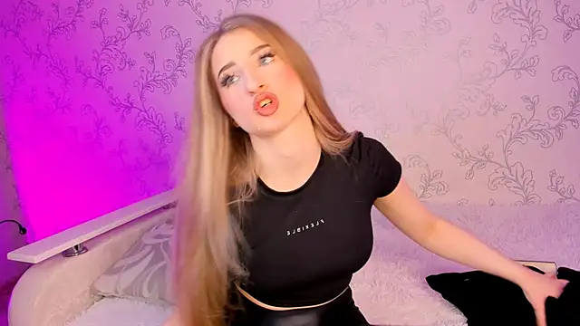 Snapshot of milky_waybaby chatting on 12.29.24 milky waybaby online show from 12.29.24