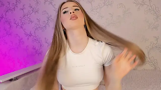 Snapshot of milky_waybaby chatting on 01.07.25 milky waybaby online show from 01.07.25