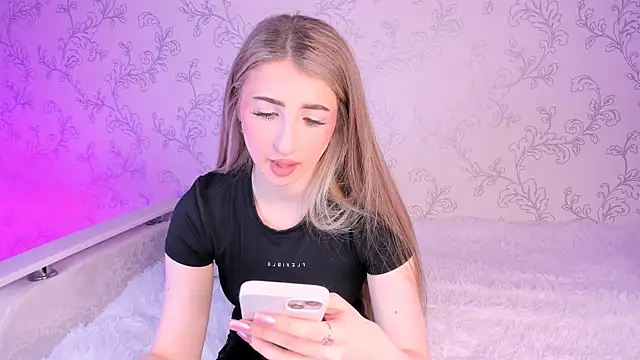 Snapshot of milky_waybaby chatting on 01.09.25 milky waybaby online show from 01.09.25