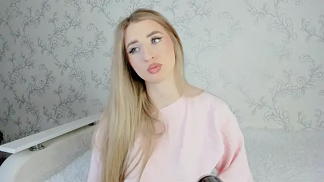 Snapshot of milky_waybaby chatting on 03.10.25 milky waybaby online show from 03.10.25