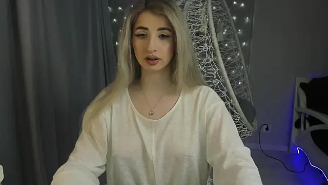 Snapshot of milky_waybaby chatting on 09.25.25 milky waybaby online show from 09.25.25