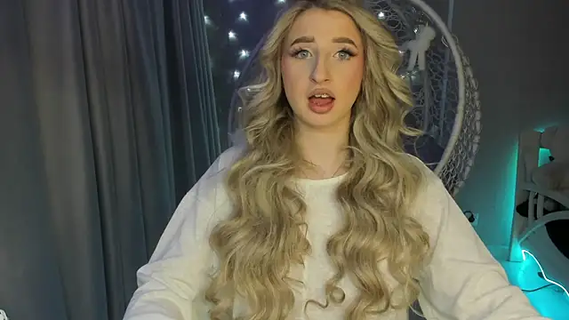 Snapshot of milky_waybaby chatting on 10.01.25 milky waybaby online show from 10.01.25