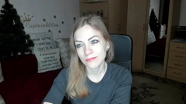 Snapshot of SilviaEyes chatting on 12.10.24 SilviaEyes online show from 12.10.24