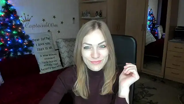 Snapshot of SilviaEyes chatting on 12.11.24 SilviaEyes online show from 12.11.24