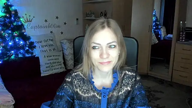 Snapshot of SilviaEyes chatting on 12.24.24 SilviaEyes online show from 12.24.24
