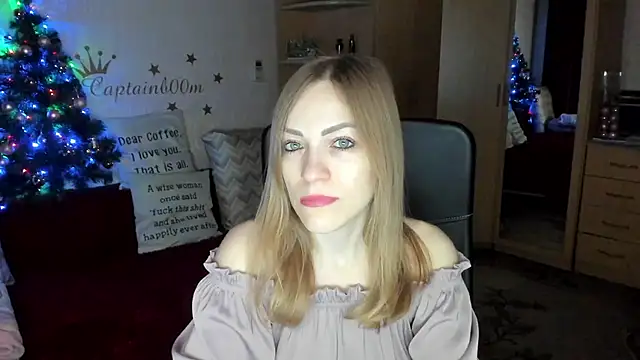 Snapshot of SilviaEyes chatting on 12.27.24 SilviaEyes online show from 12.27.24
