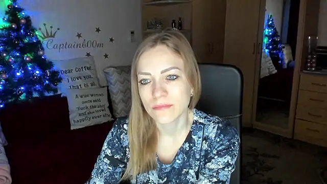 Snapshot of SilviaEyes chatting on 12.30.24 SilviaEyes online show from 12.30.24