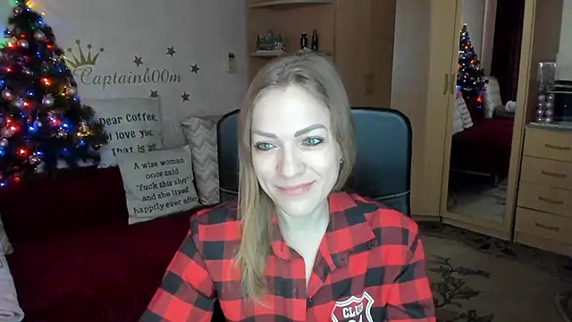 Snapshot of SilviaEyes chatting on 01.03.25 SilviaEyes online show from 01.03.25