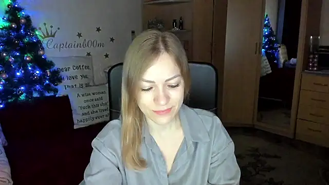Snapshot of SilviaEyes chatting on 01.04.25 SilviaEyes online show from 01.04.25