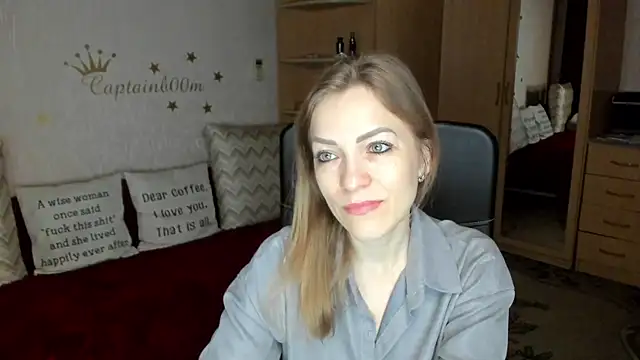 Snapshot of SilviaEyes chatting on 01.15.25 SilviaEyes online show from 01.15.25