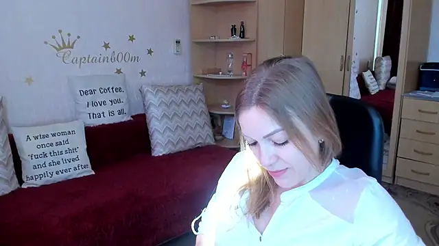 Snapshot of SilviaEyes chatting on 01.21.25 SilviaEyes online show from 01.21.25