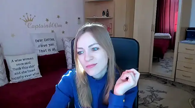 Snapshot of SilviaEyes chatting on 01.22.25 SilviaEyes online show from 01.22.25