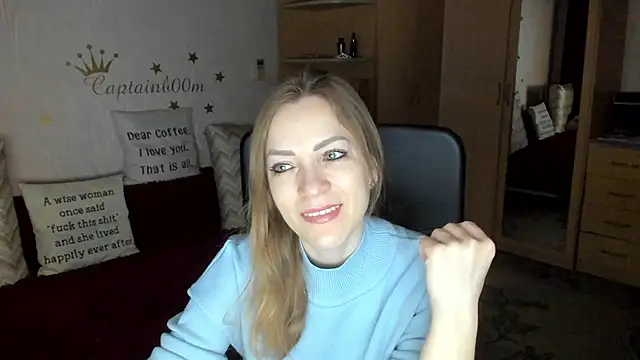 Snapshot of SilviaEyes chatting on 01.28.25 SilviaEyes online show from 01.28.25