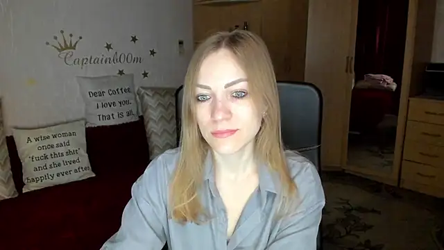 Snapshot of SilviaEyes chatting on 02.02.25 SilviaEyes online show from 02.02.25