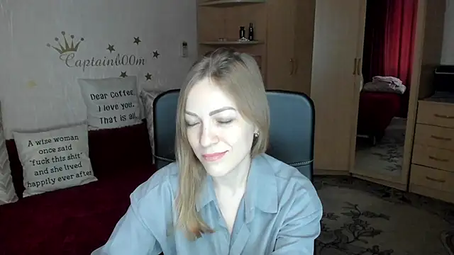Snapshot of SilviaEyes chatting on 02.02.25 SilviaEyes online show from 02.02.25