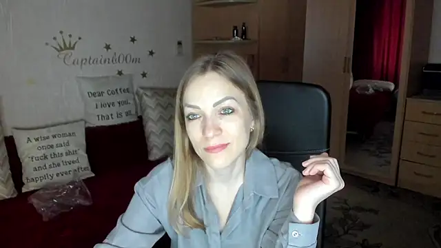 Snapshot of SilviaEyes chatting on 02.02.25 SilviaEyes online show from 02.02.25