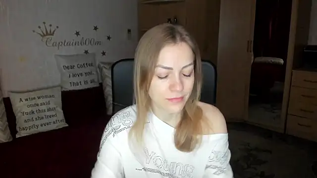 Snapshot of SilviaEyes chatting on 02.03.25 SilviaEyes online show from 02.03.25