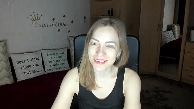 Snapshot of SilviaEyes chatting on 02.21.25 SilviaEyes online show from 02.21.25