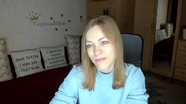 Snapshot of SilviaEyes chatting on 02.24.25 SilviaEyes online show from 02.24.25