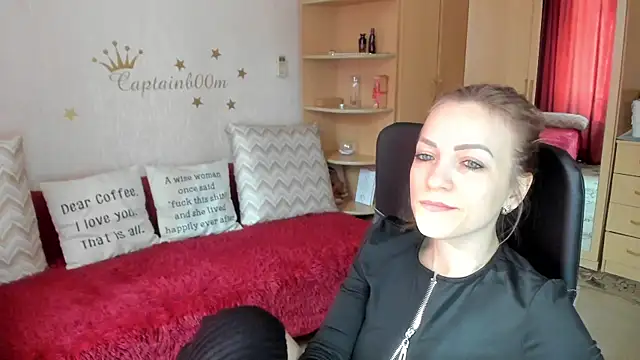 Snapshot of SilviaEyes chatting on 03.11.25 SilviaEyes online show from 03.11.25