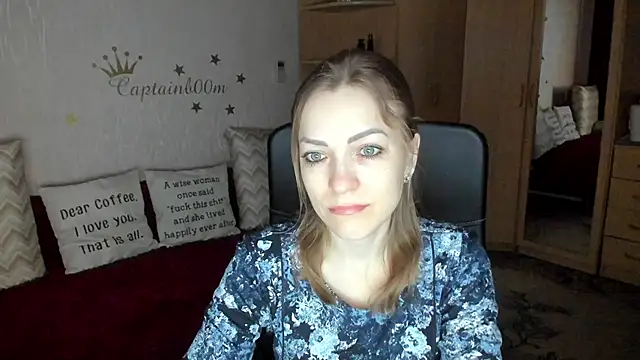 Snapshot of SilviaEyes chatting on 03.17.25 SilviaEyes online show from 03.17.25