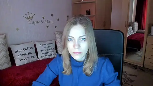 Snapshot of SilviaEyes chatting on 03.20.25 SilviaEyes online show from 03.20.25